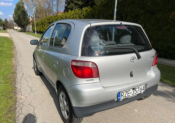 Toyota Yaris cena 5999 przebieg: 212121, rok produkcji 2000 z Rzeszów małe 631